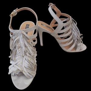 *SALE* Preloved Izabella Rue Light Gray Strappy Heels with Fringe Size 9
